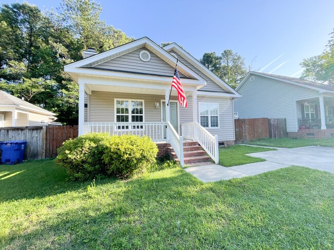 Building Photo - 405 Cami Forest Ln