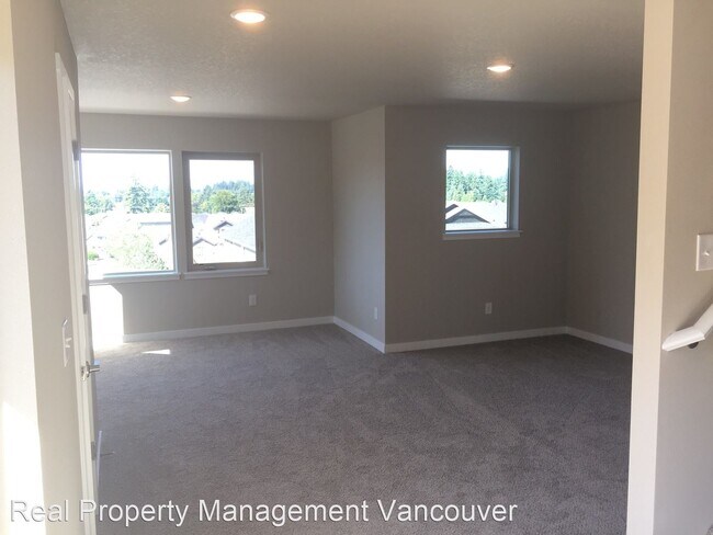 Building Photo - 3 br, 2.5 bath House - 13001 NE 24th Circl...