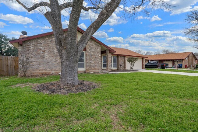 Building Photo - 4 Bedroom/2 Bath home in Woodstone Subdivi...