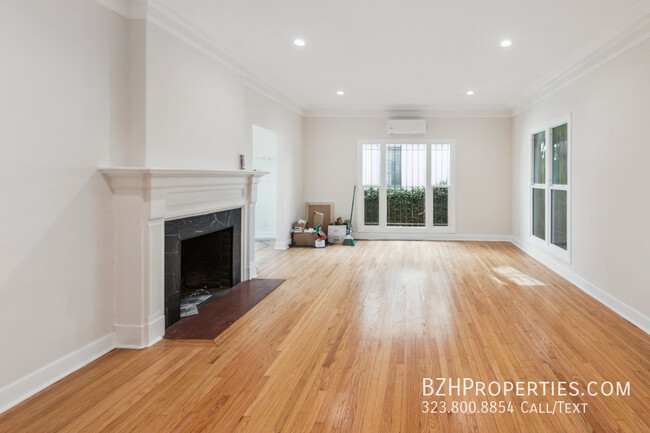 Foto del edificio - 451 N Sycamore Ave