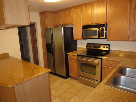 Building Photo - 615 Fredricks Ave