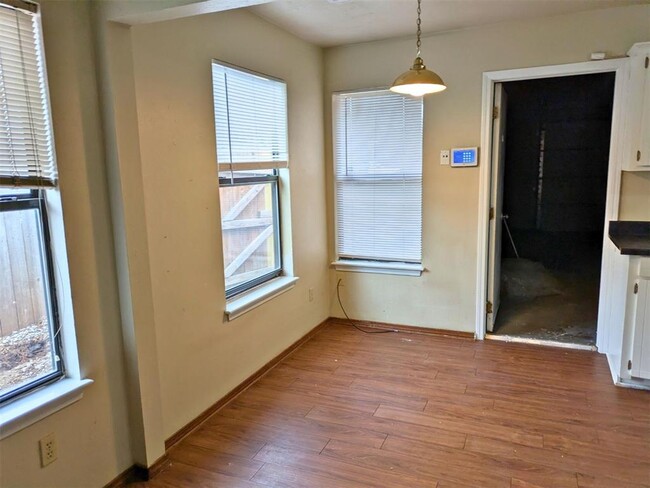 Foto del edificio - 910 NW Dearborn Ave