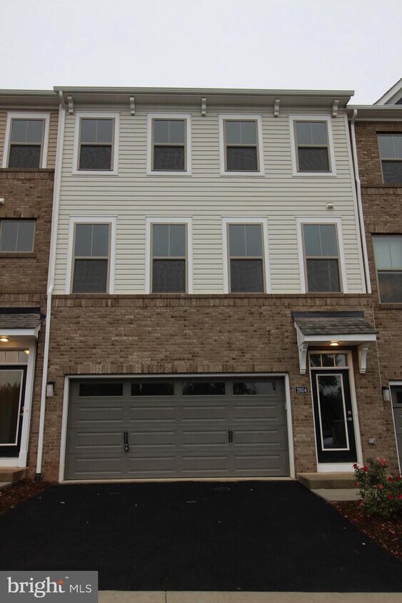 Primary Photo - 2604 Loganberry Dr