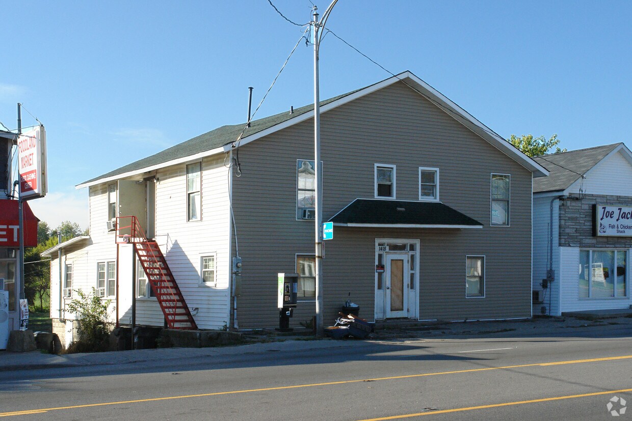 Primary Photo - 1418 Versailles Rd