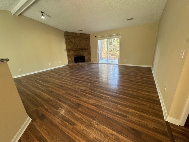 Building Photo - Charming 3BR/2BA Home with Garage, Covered Porch & Patio Near Harbison