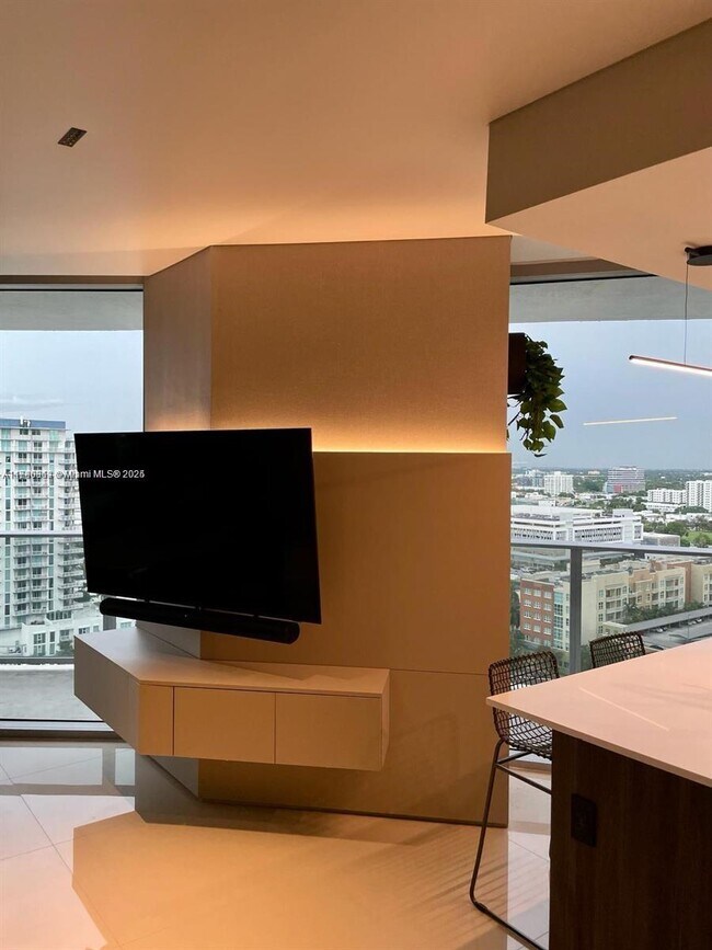 Foto del edificio - 488 NE 18th St