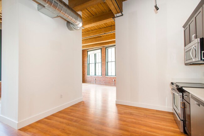 Building Photo - 49 Melcher St