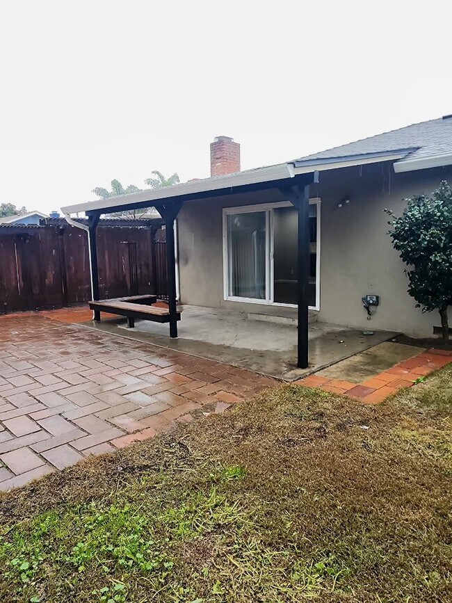 Foto del edificio - 917 Huntington Dr