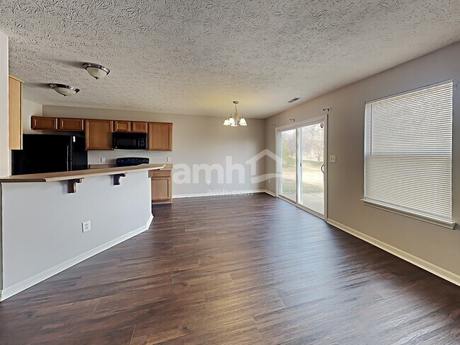 Foto del edificio - 7216 Burlat Ln