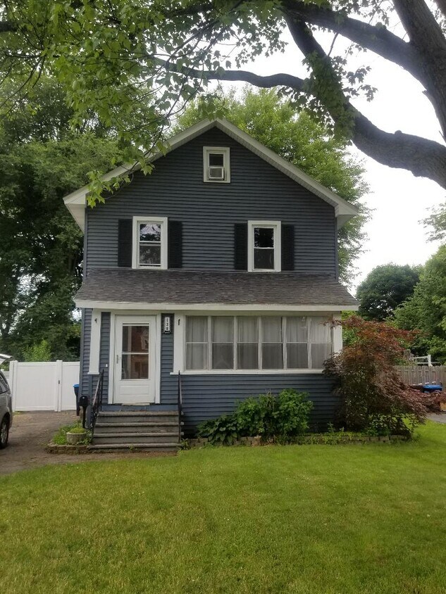 138 Duffern Dr, Rochester, NY 14616 House Rental in Rochester, NY