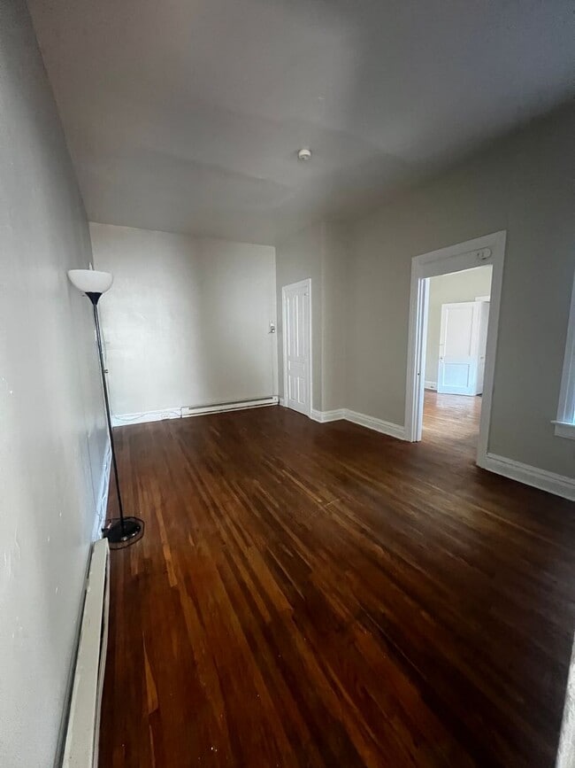 Building Photo - 24 N Hartley St