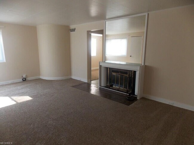 Foto del edificio - 122 36th St NE
