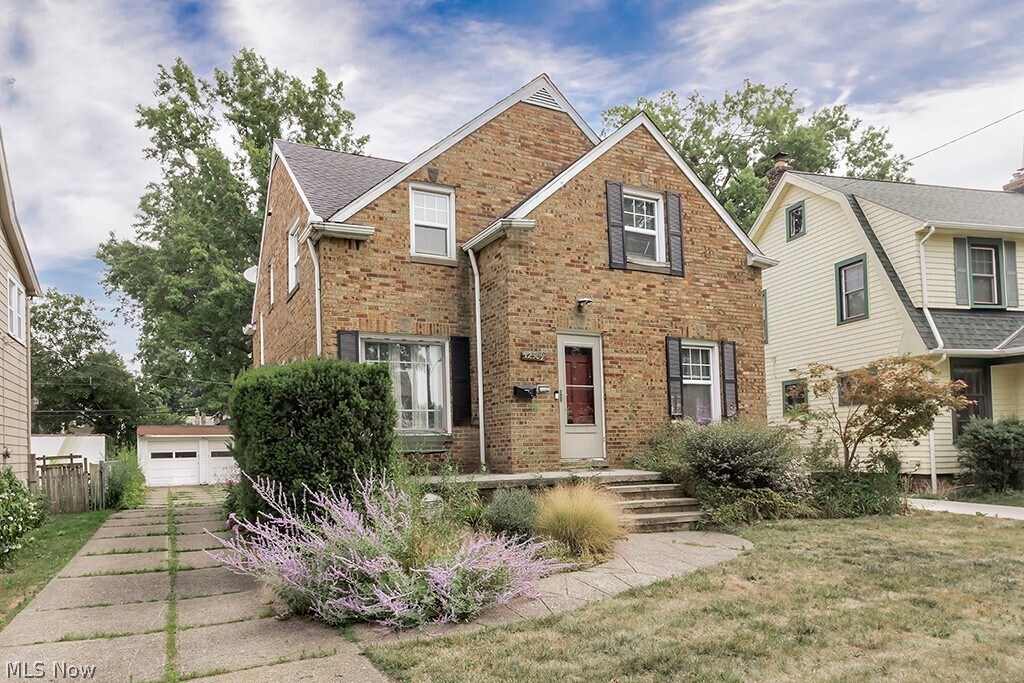 Primary Photo - 12509 Britton Dr