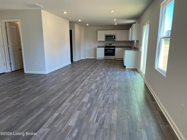 Building Photo - 109 Elegance Wy