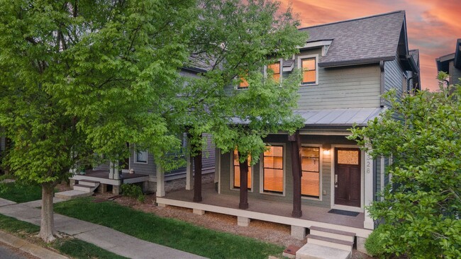 Building Photo - Don't miss out on this amazing 3bed/3bath ...