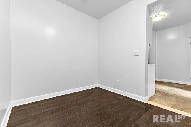 Foto del edificio - 115 Perry St