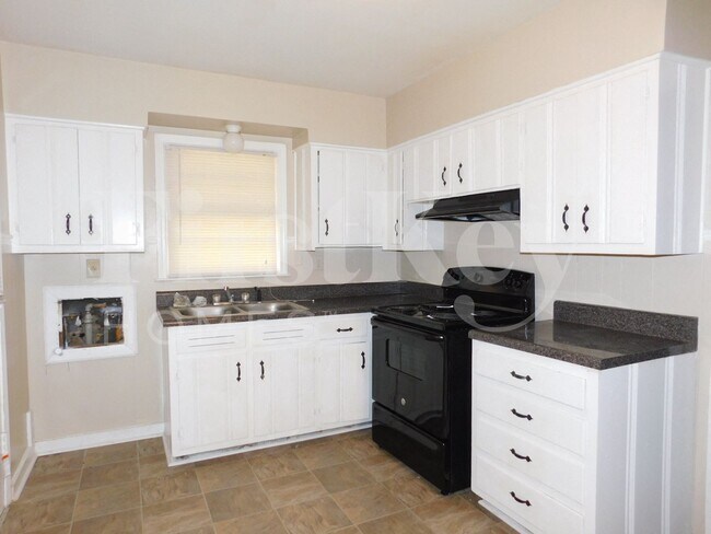 Foto del edificio - 4896 Lochinvar Dr