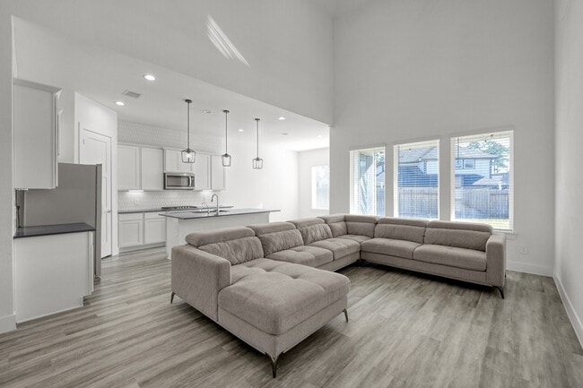 Building Photo - 14350 Red Ldg Trl
