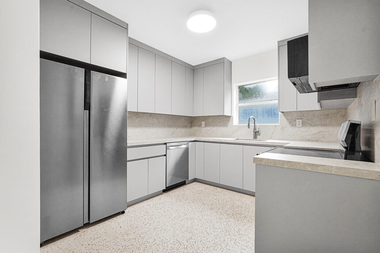 Foto principal - 341 NW 43rd St