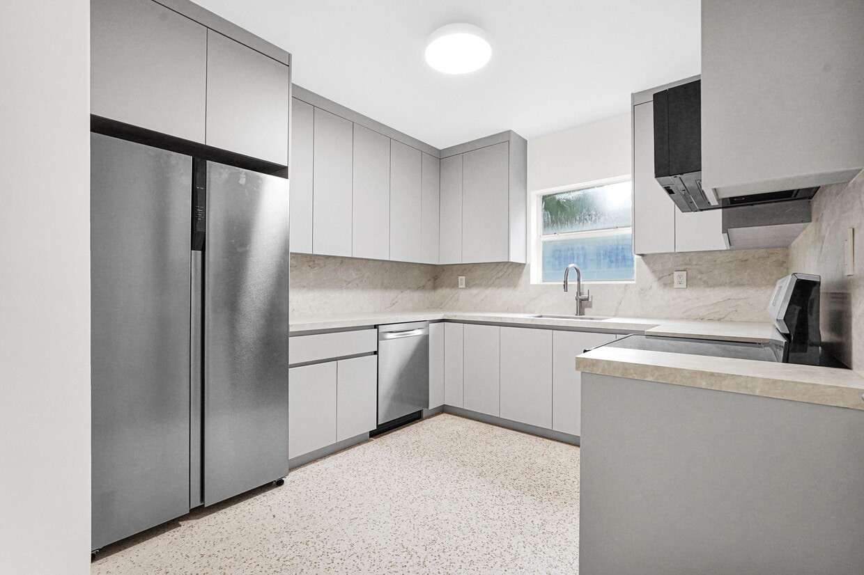 Primary Photo - 341 NW 43rd St