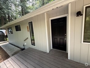 Building Photo - 10 Little Strawberry Ln