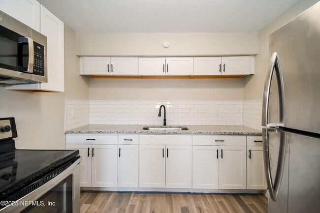 Building Photo - 9412 Norfolk Blvd