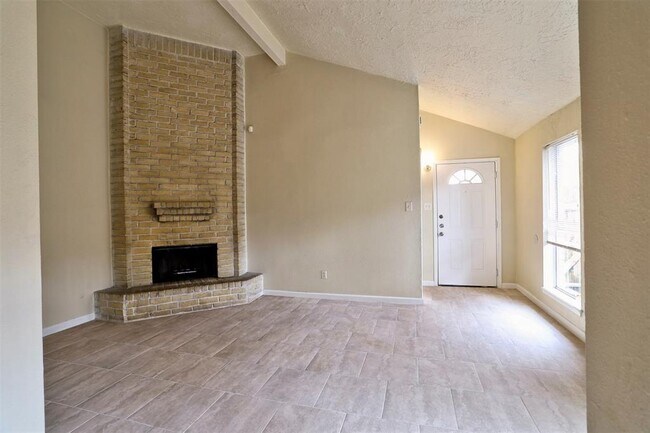 Building Photo - 6615 Greenyard Dr