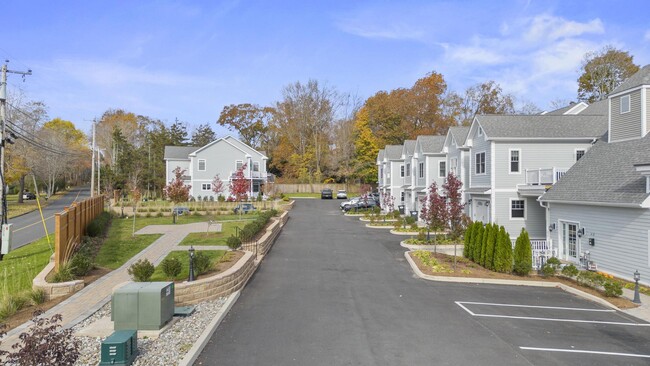 Building Photo - The Landing at Guilford