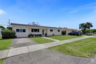 Building Photo - 5811 SW 95th Ct