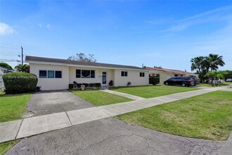 Building Photo - 5811 SW 95th Ct