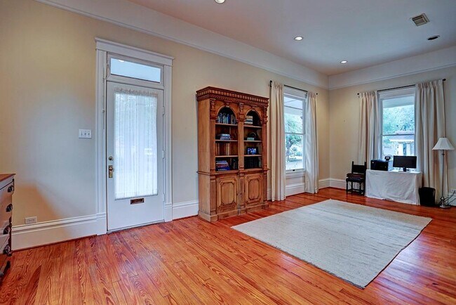 Building Photo - 408 Bayland Ave