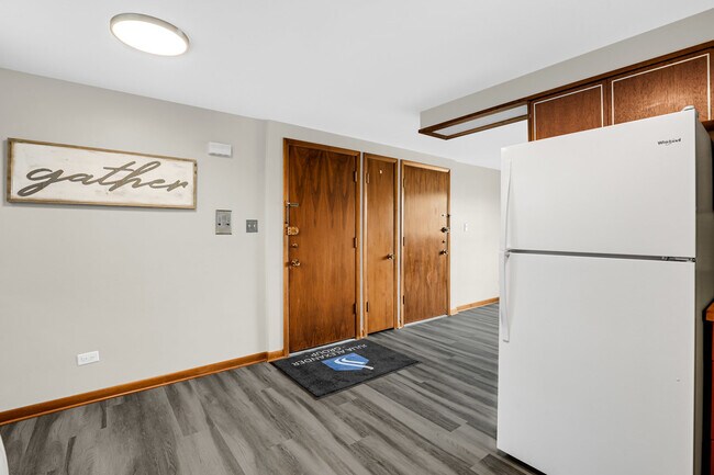 Foto del edificio - 7105 W Foster Pl