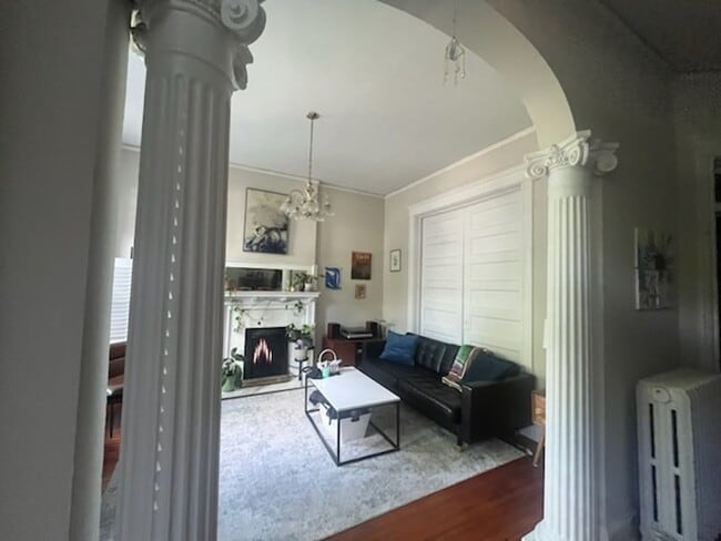 Building Photo - 2509 Hanover Ave