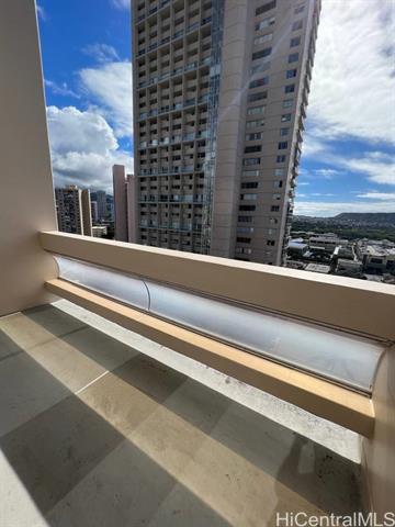 Foto del edificio - 500 University Ave