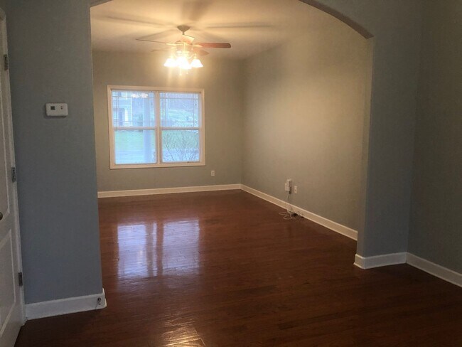 Building Photo - Spacious 2 story home in Whispering Woods!