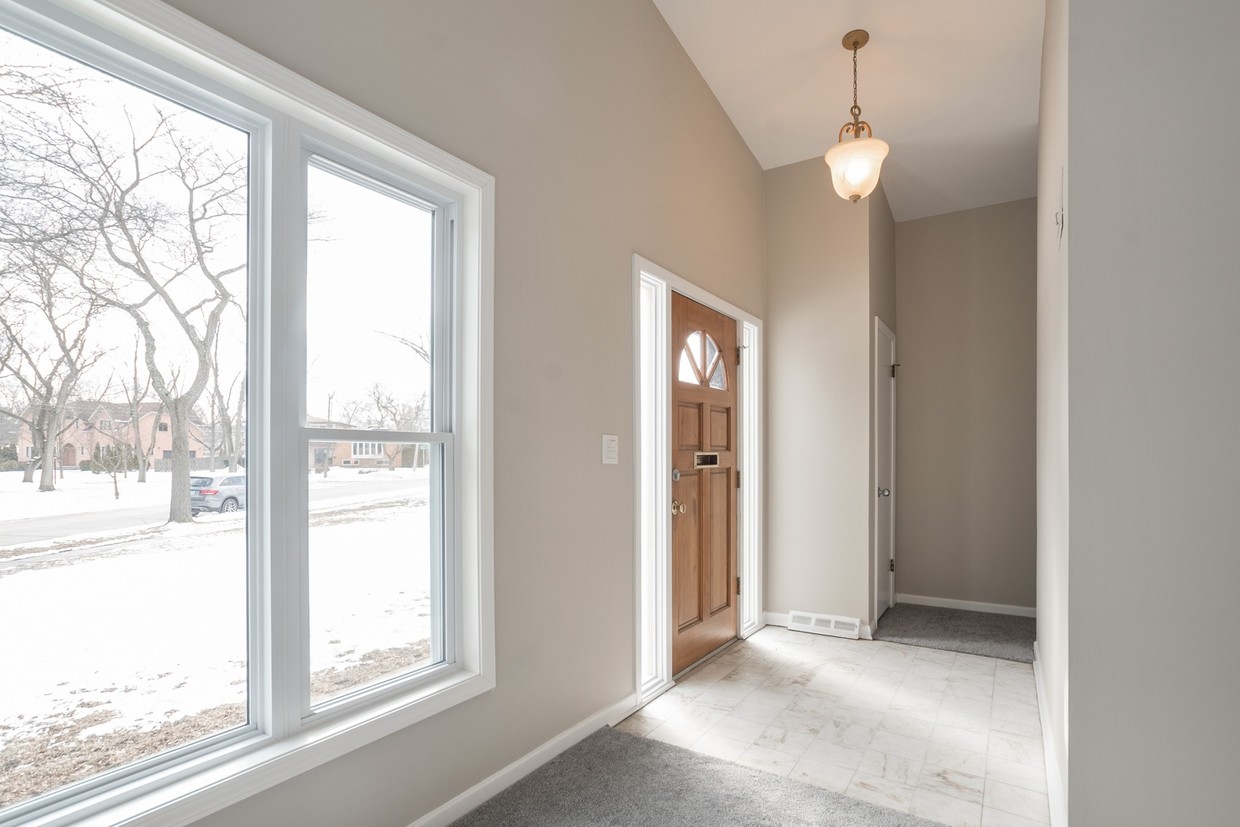 Foto principal - 879 Barberry Rd
