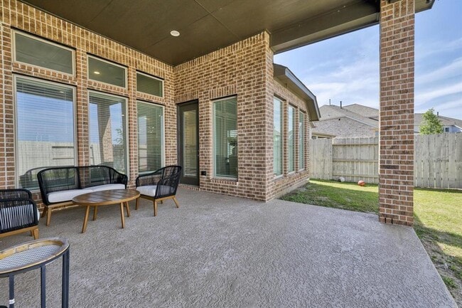 Foto del edificio - 5014 Mulberry Shrubs Ln