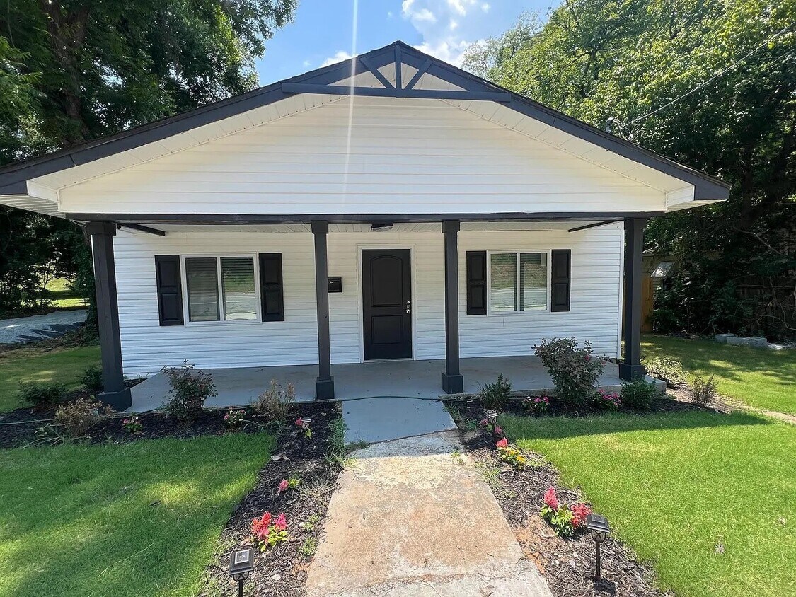Foto principal - 930 W Montgomery St