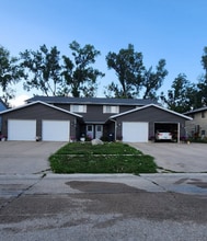 Building Photo - 1390 Daleview Dr