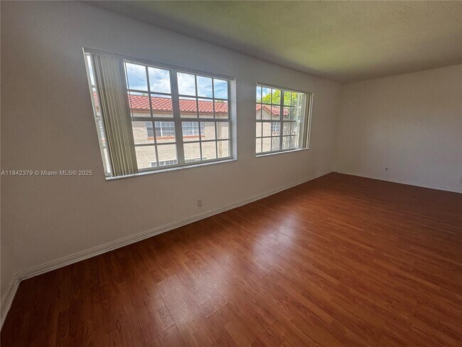 Foto del edificio - 334 SW 86th Ave