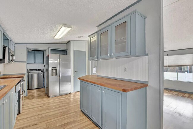 Building Photo - 11904 Anchorage Way