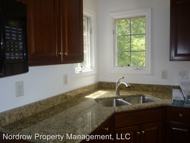Building Photo - 9504 Hungary Woods Dr