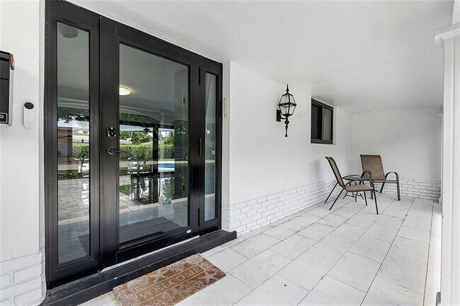 Foto del edificio - 737 SW 7th St