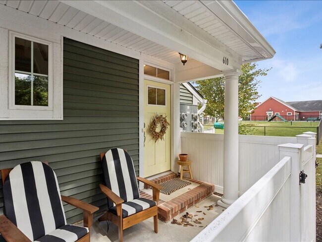 Foto del edificio - THE PROMENADE!