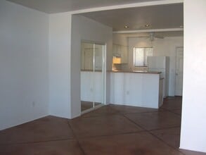 Building Photo - 272 E Calle Arizona