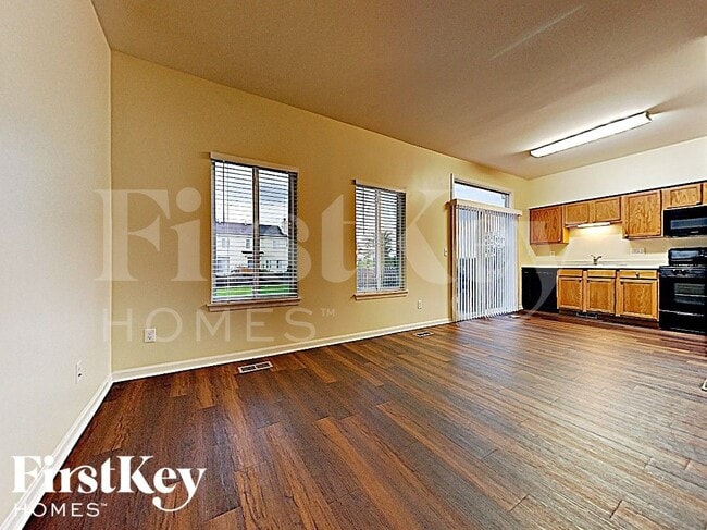 Building Photo - 674 Edward Dr