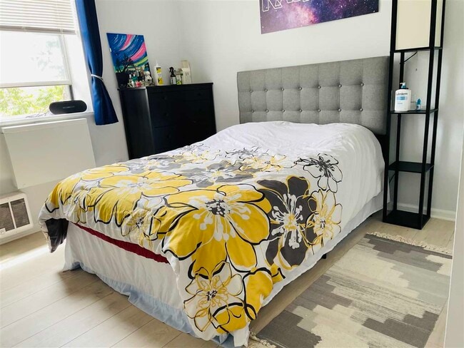 Building Photo - 356 Palisade Ave