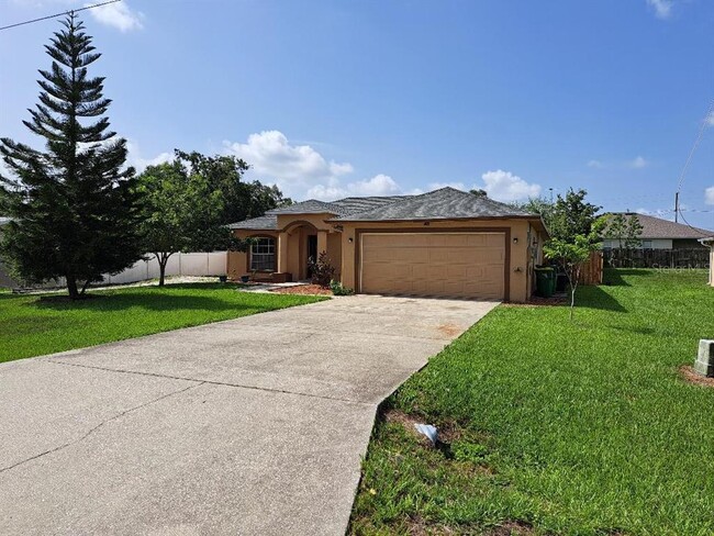 Building Photo - 613 Lime Ave