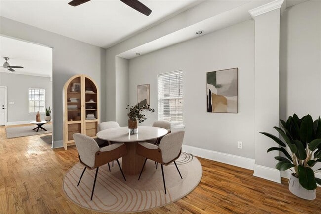 Foto del edificio - 66 Weyman Ave SW