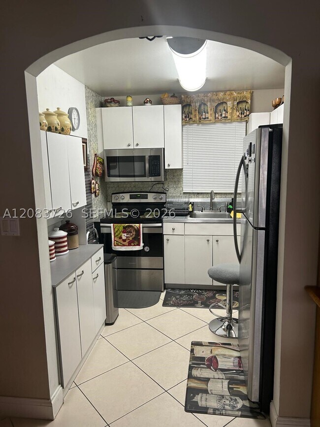 Building Photo - 7450 Miami Lakes Dr